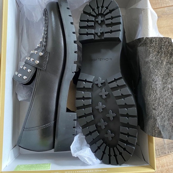 ❌SOLD❌ Michael Kors black leather studded loafers - Picture 3 of 6